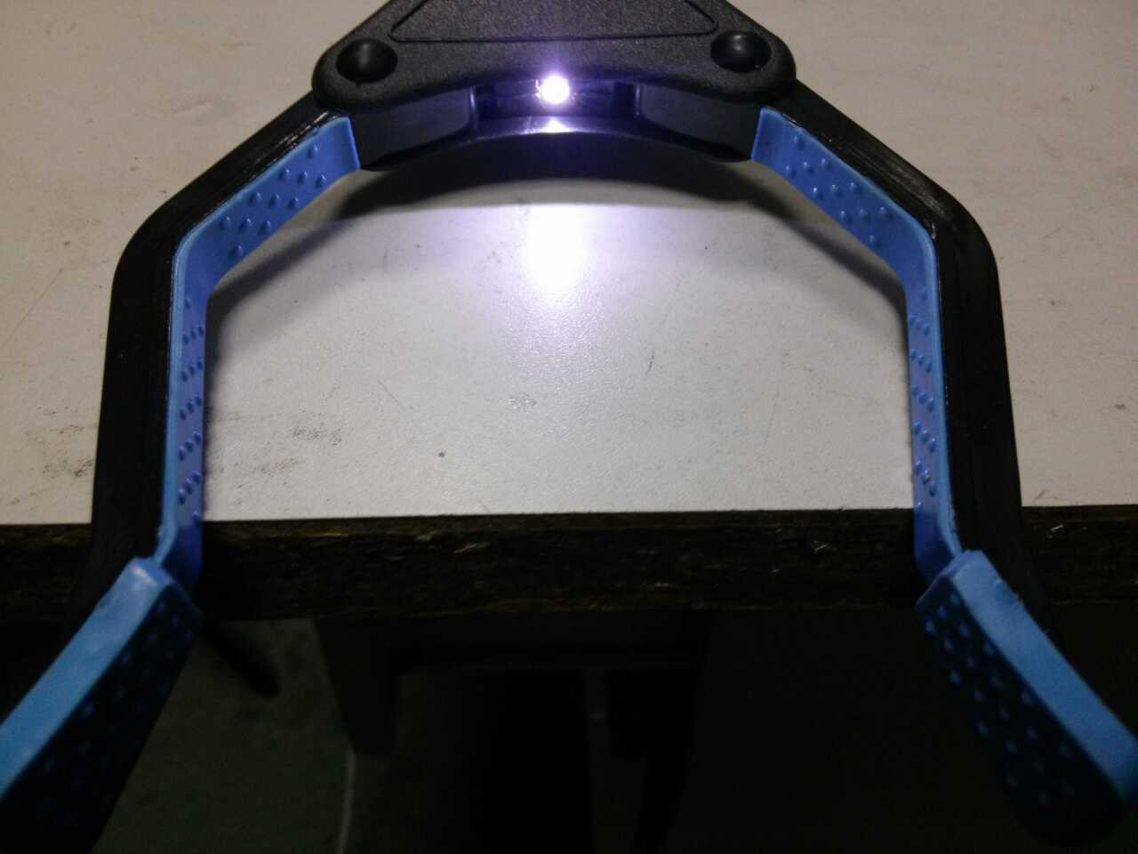 Led grabber reacher